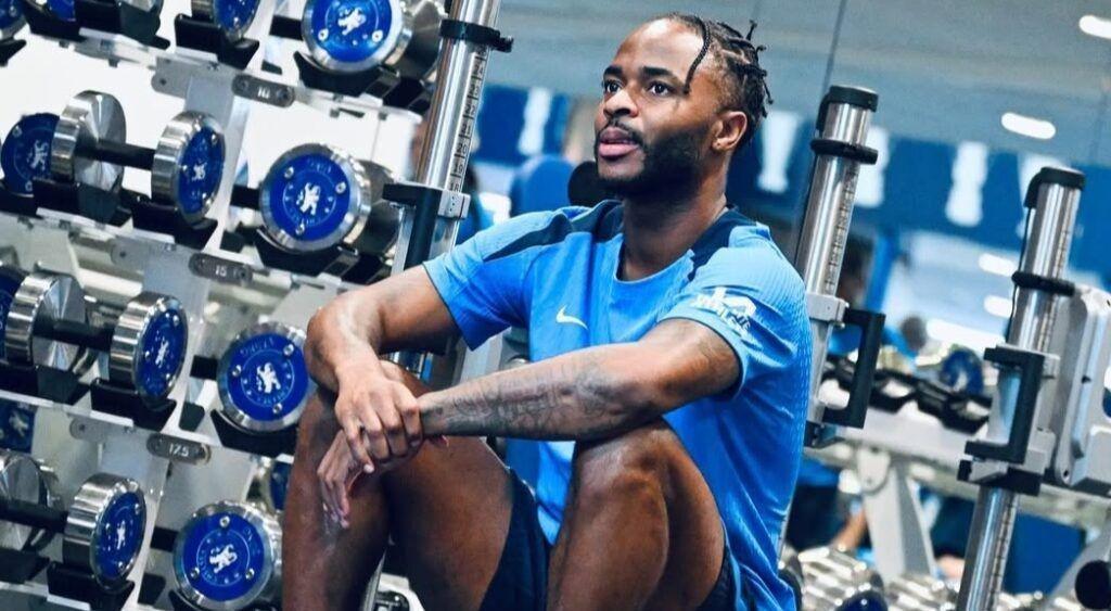 记者:富勒姆和水晶宫都询问了斯特林的情况,那不勒斯也有意