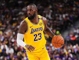 8868体育官方网站-詹姆斯出战17分钟，投篮15中6得到18分4篮板6助攻3抢断